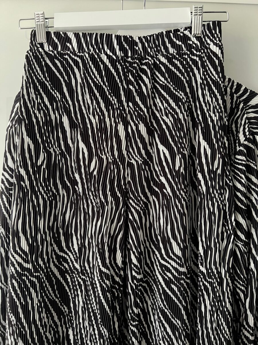 zebra plisse