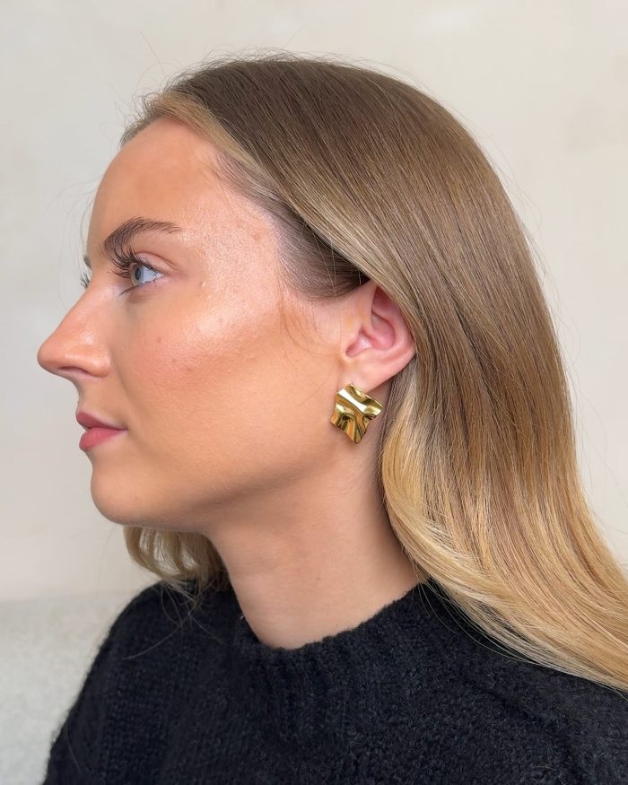 Gold hammered earrings