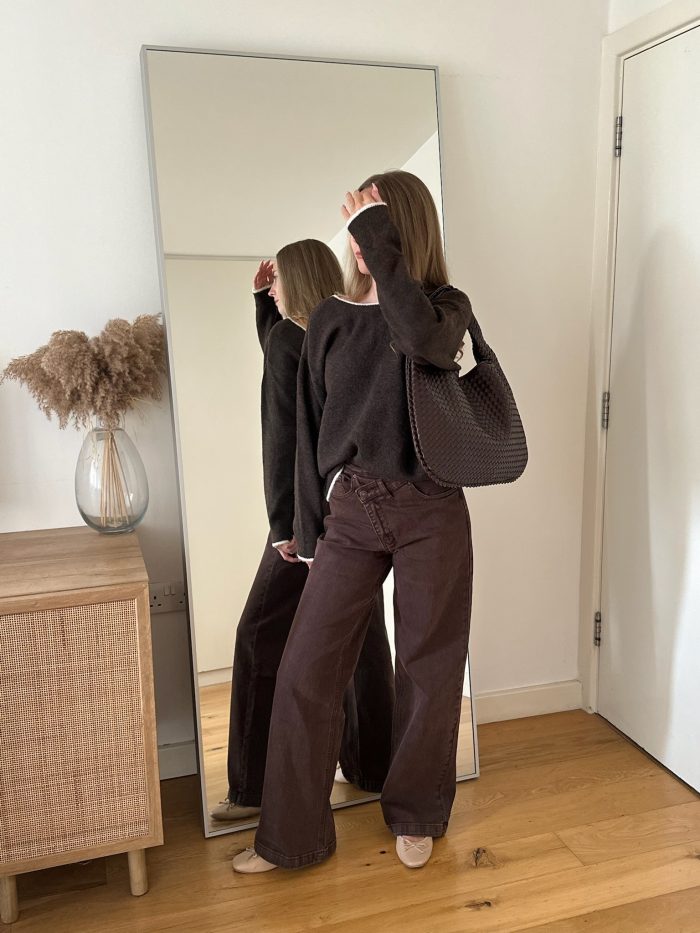 Dad fit chocolate brown jeans & Kaia